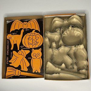 VTG Trick or Treat Set of 6 Metal Halloween Cookie Cutters w Box Witch Cat Bat